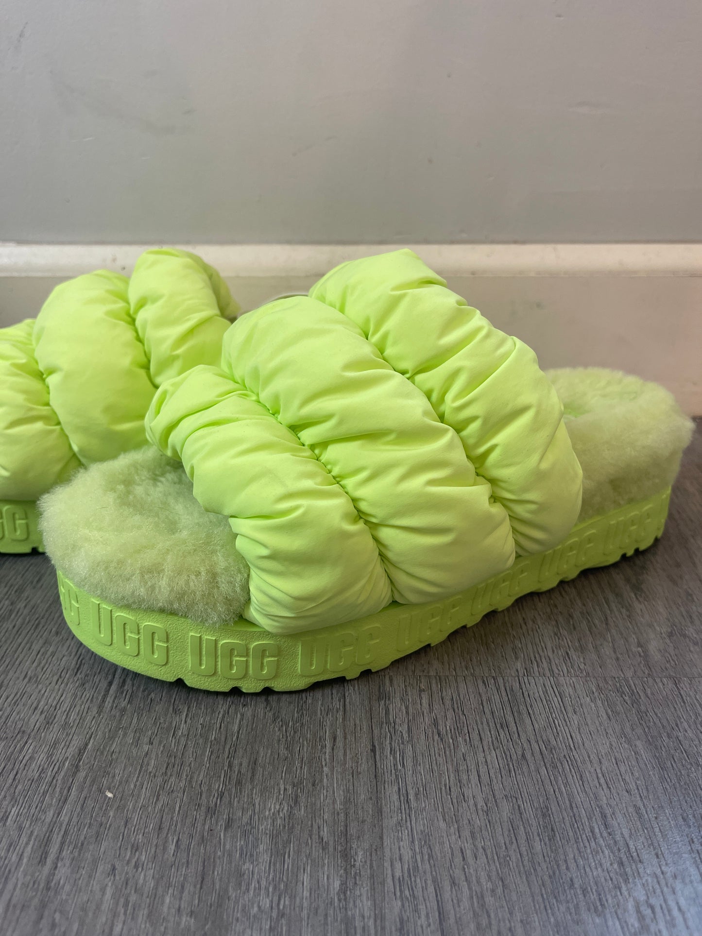 8 UGG Scrunchita Green Slipper