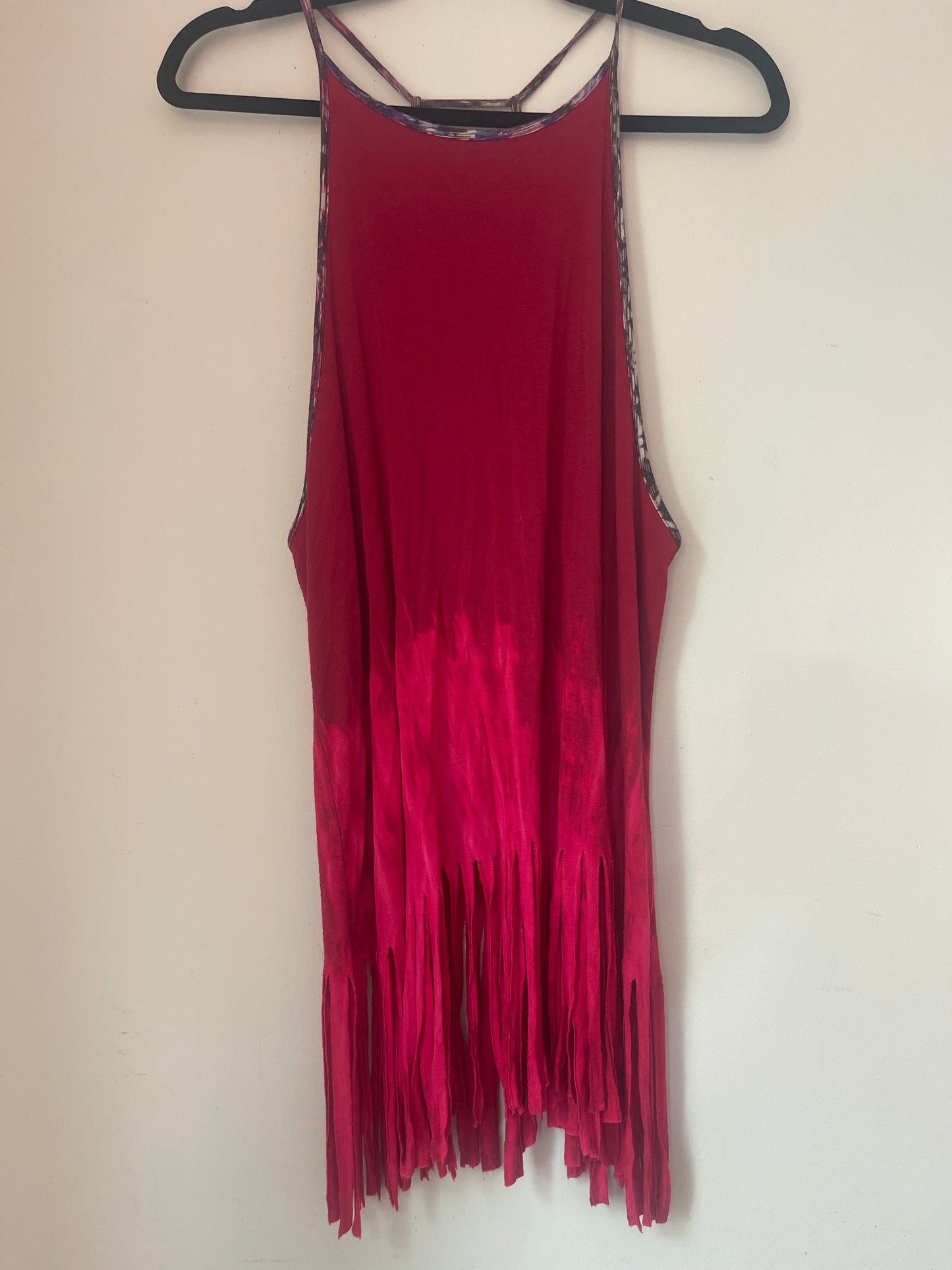 S gimmicks by BKE Red Tie Dye + Fringe Tank