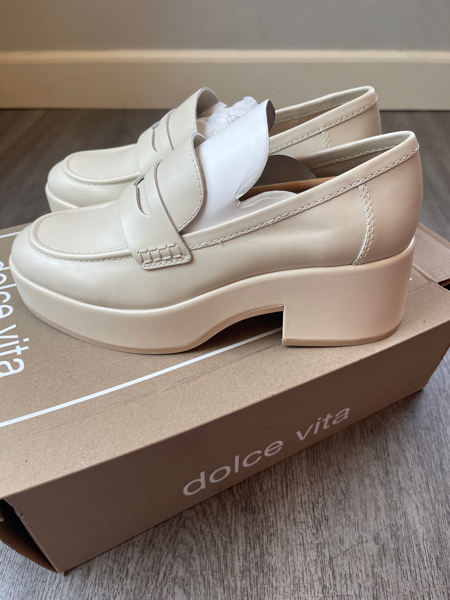 8.5 NEW Dolce Vita Chunky Loafer