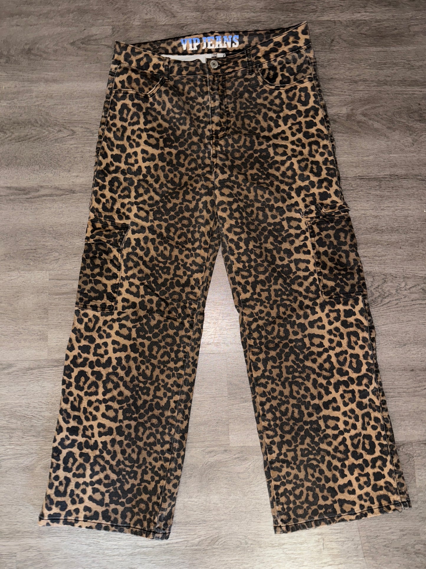 15/32 VIP JEANS Cheetah Print Cargo Denim Pants