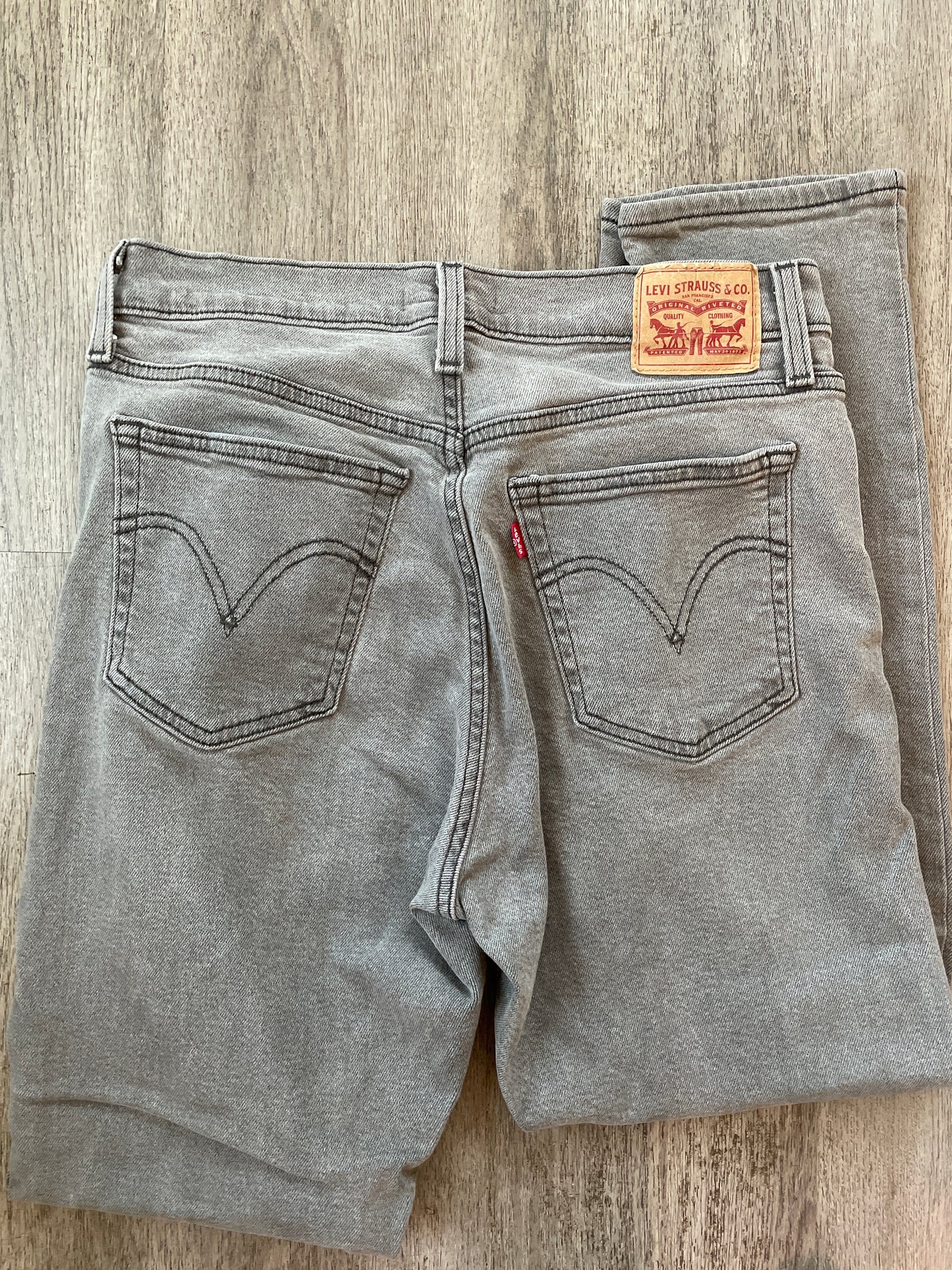 31 Levi’s Gray Wedgie Straight Jean