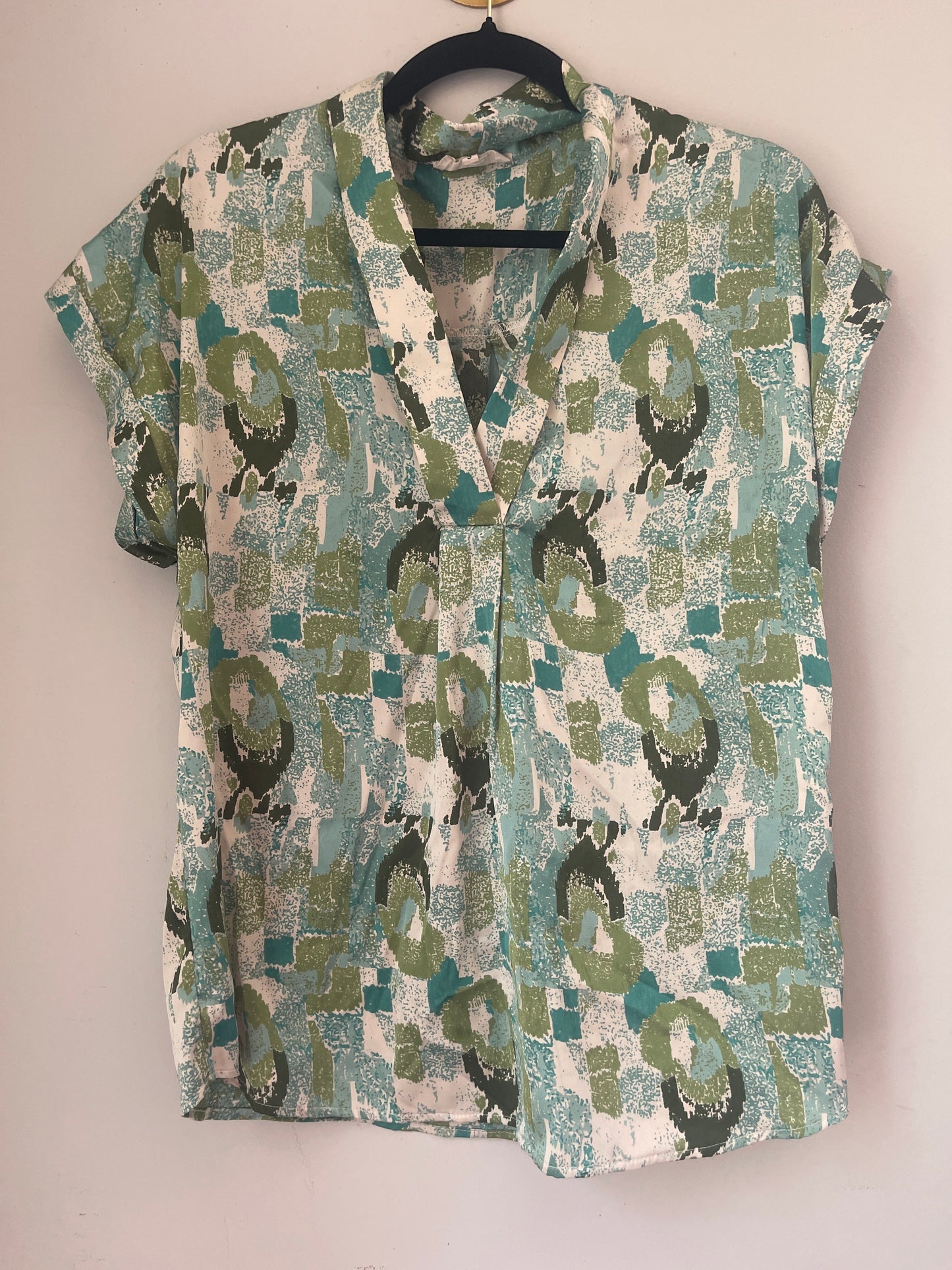 S entro Green Satin Short Sleeve