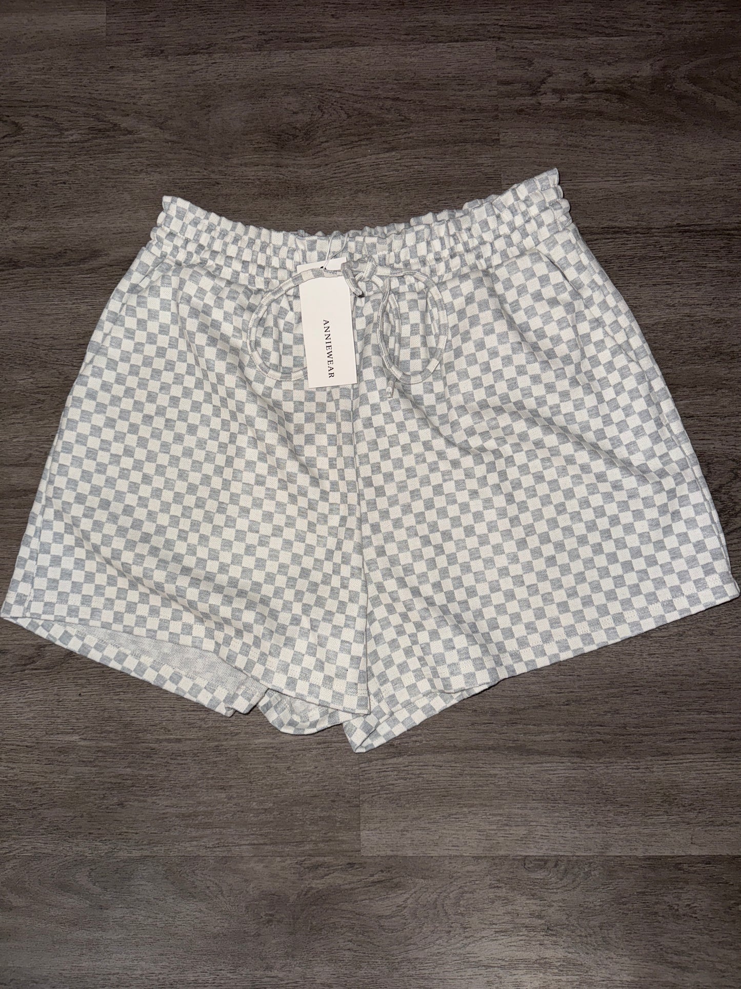 L NWT AnnieWear Light Gray Checkered Cotton Shorts