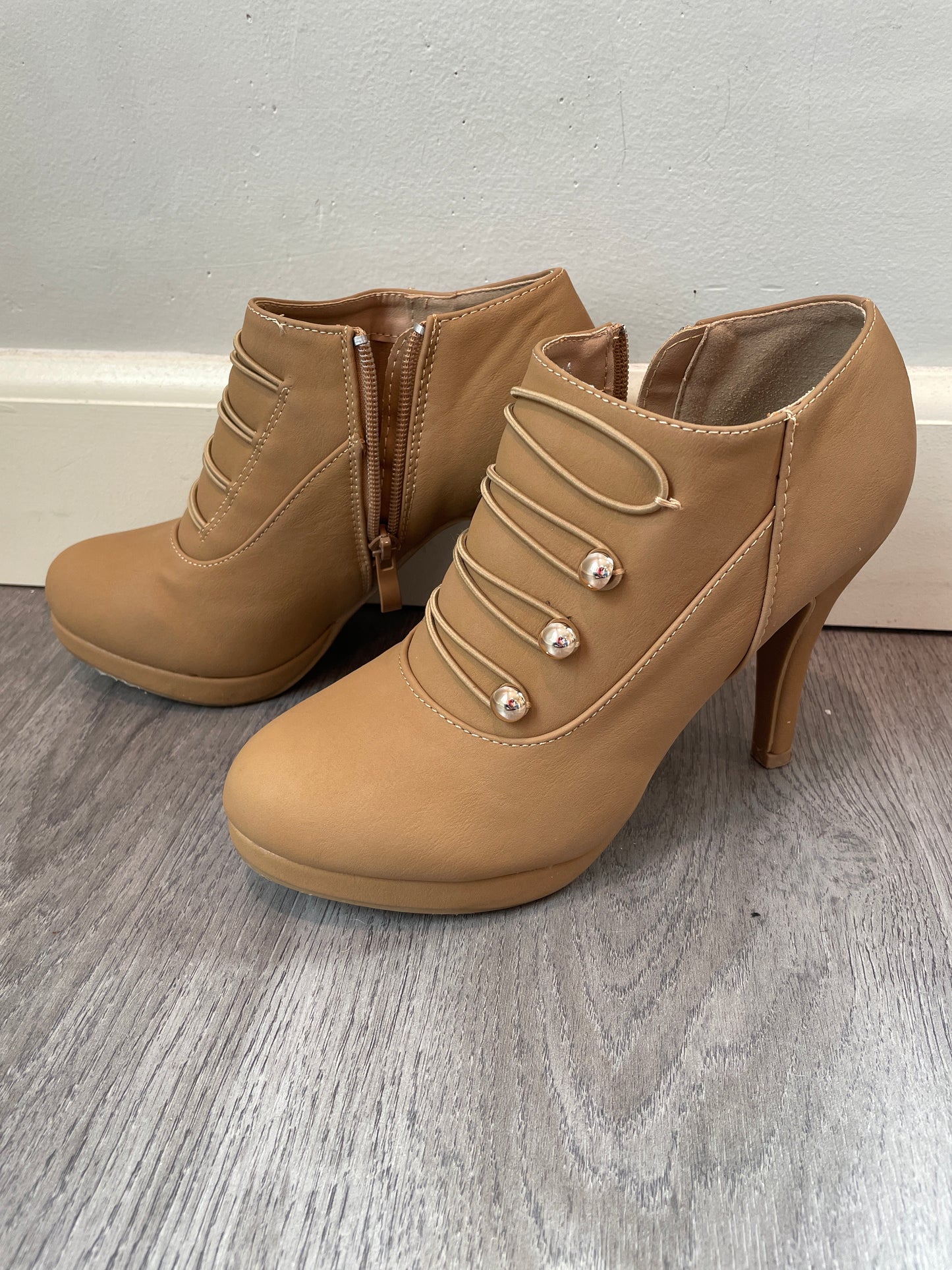 8 TOP moda Tan Bootie