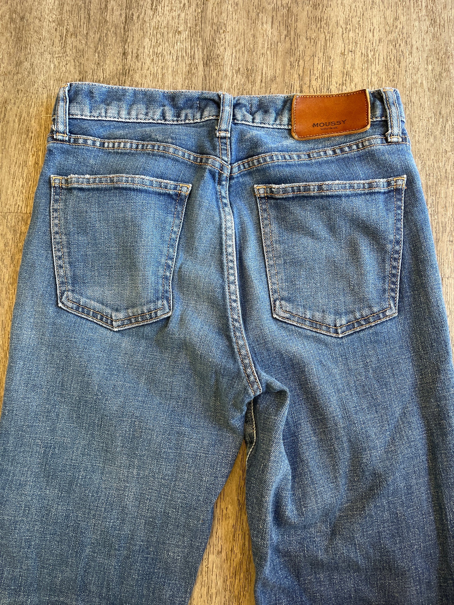 26 Moussy Vintage High Rise Jean