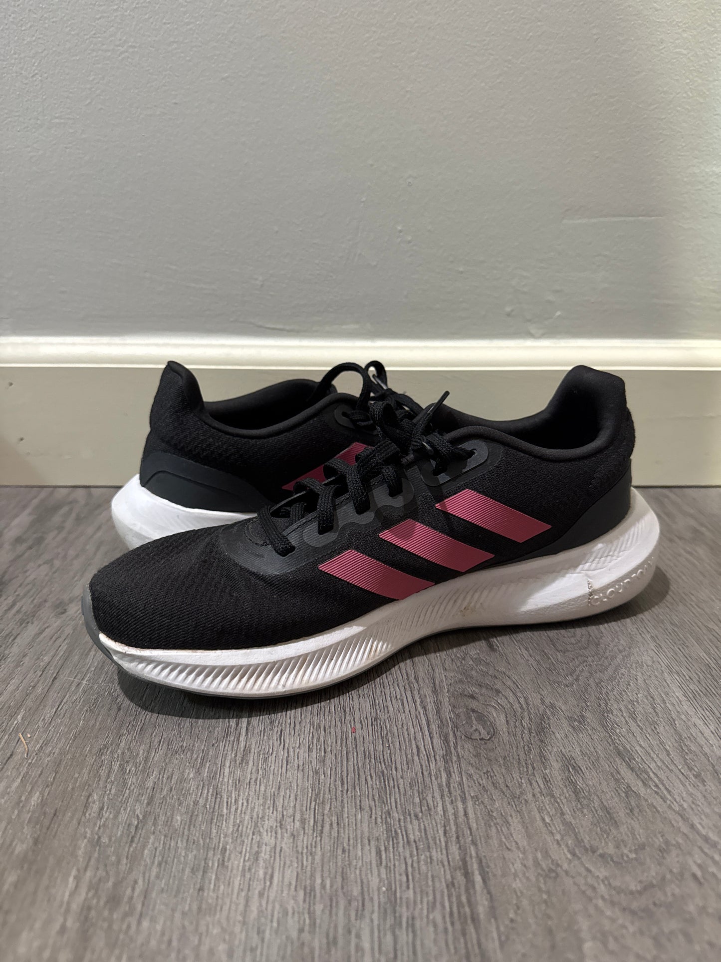 10 Adidas Cloudfoam Black and Pink Sneaker