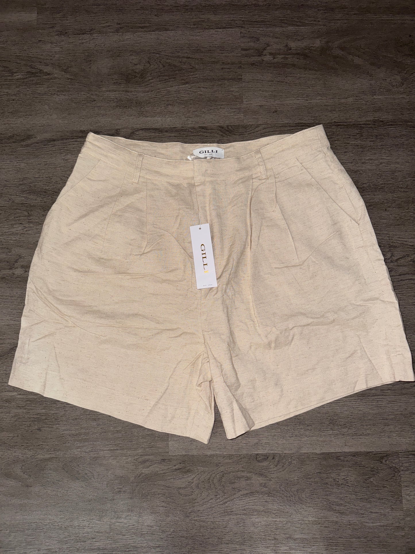 L NWT Gilli Tan Linen Pleated Shorts