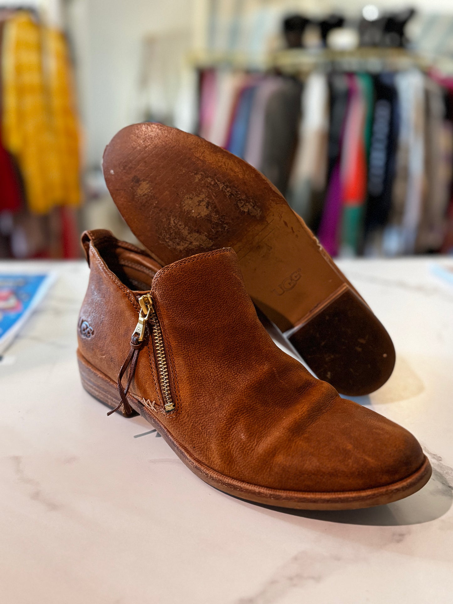 9.5 UGG Glee leather ankle booties in a dark chestnut