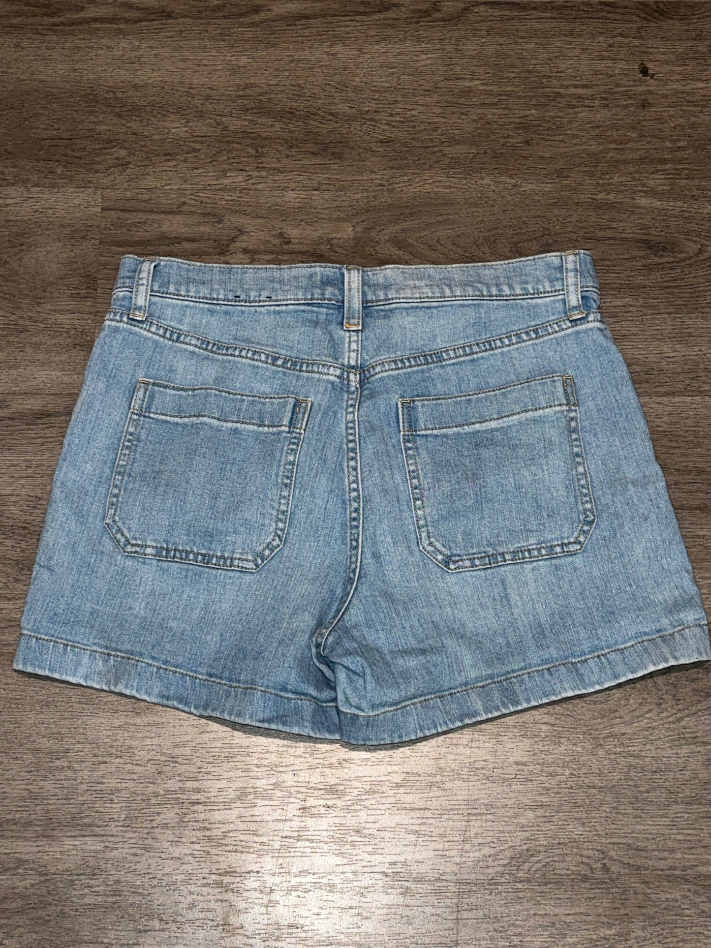 29 GAP High Rise 4” Shorts