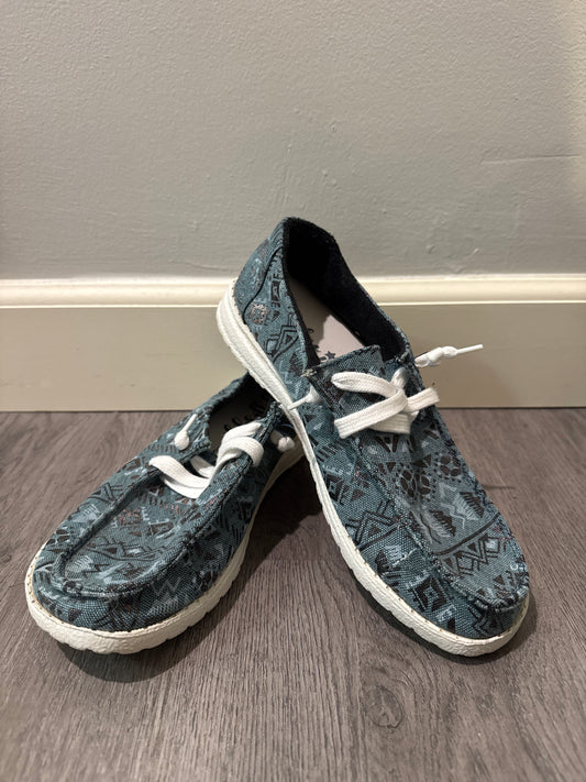 9 Gypsy Jazz Green Aztec Slip Ons