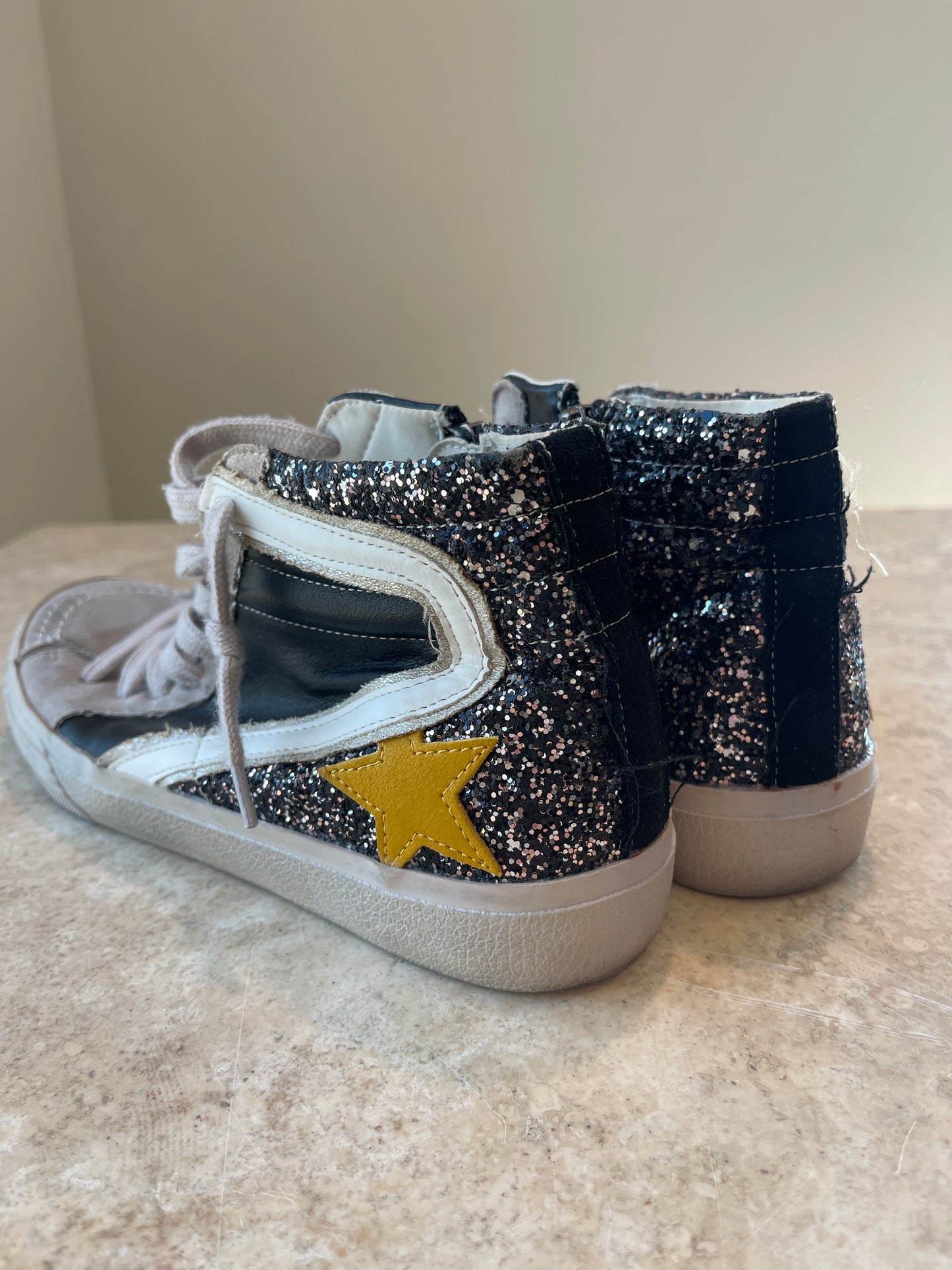 7.5 Shu Shop Roxanne Glitter Hightop