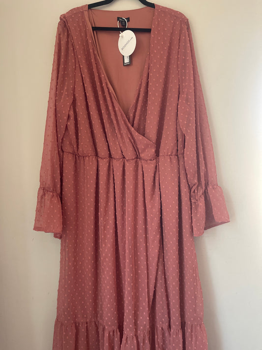 22 NWT boohoo Mauve Swiss Dot Maxi