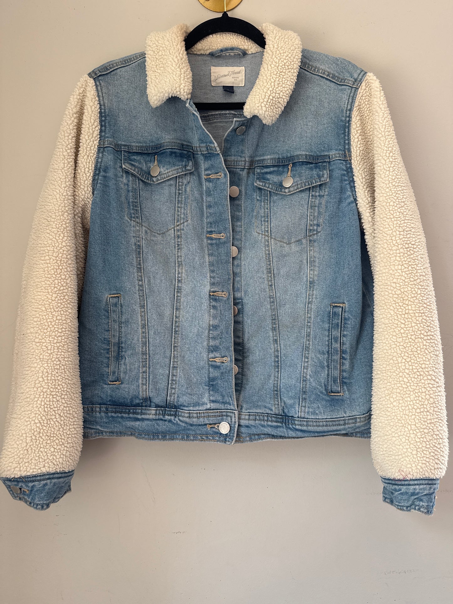 L Universal Threads Jean Jacket w/Sherpa Sleeves