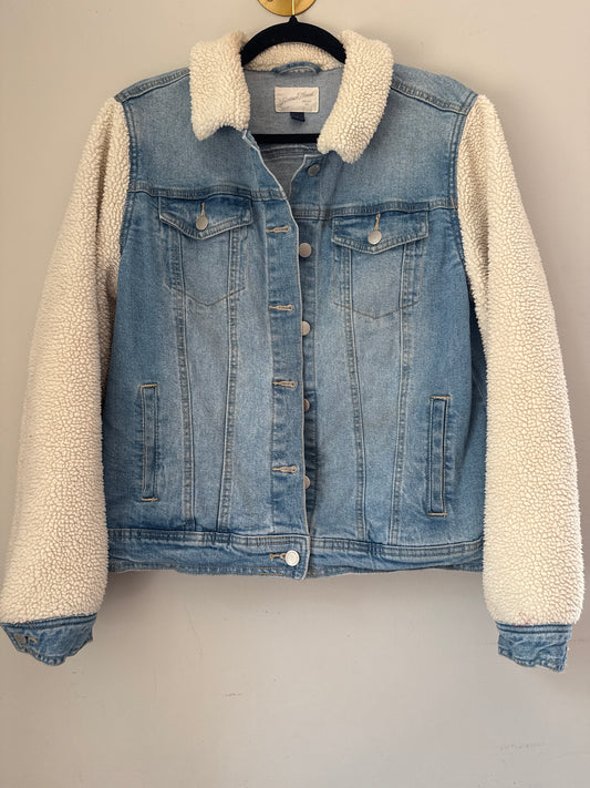L Universal Threads Jean Jacket w/Sherpa Sleeves