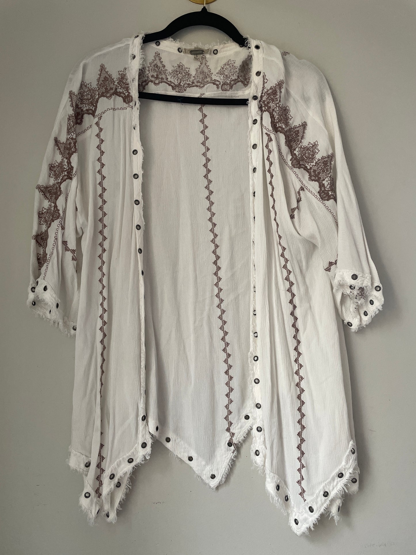 L Gimmicks BKE Embroidered Cardigan