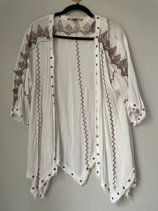 L Gimmicks BKE Embroidered Cardigan