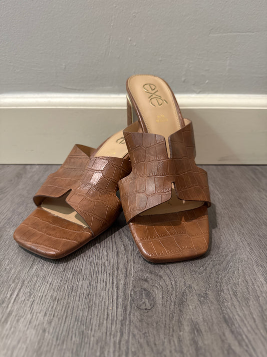 40 (9) EXE Brown Leather Printed Heels