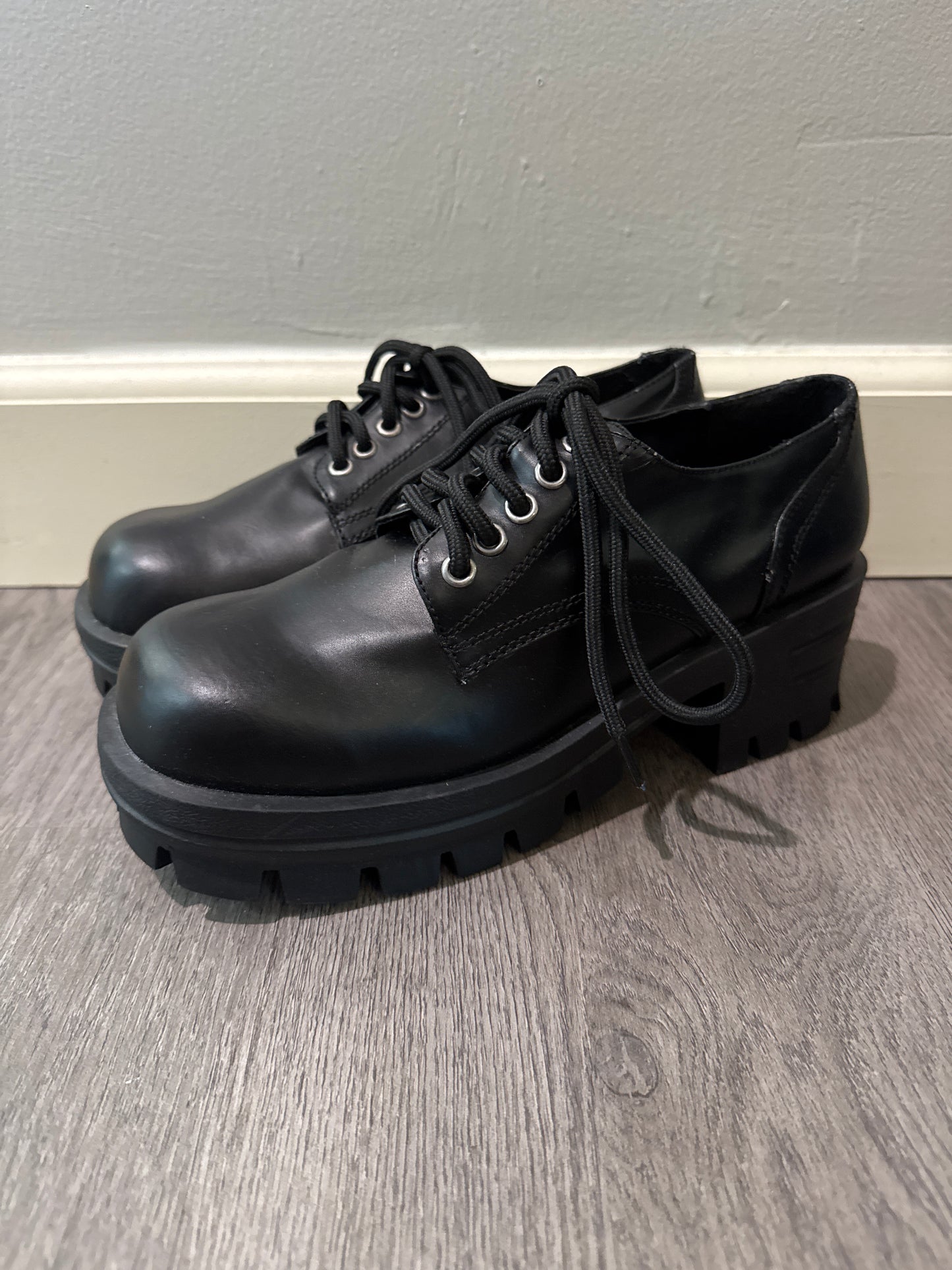 8 Soda Black Oxford Platform