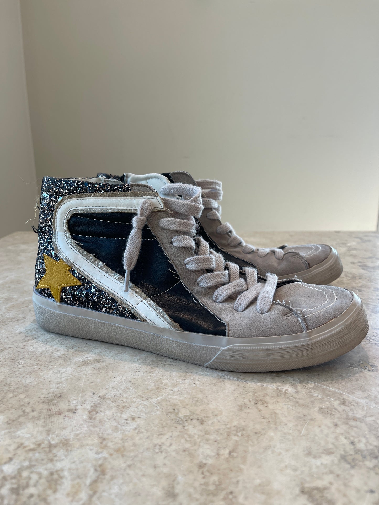 7.5 Shu Shop Roxanne Glitter Hightop
