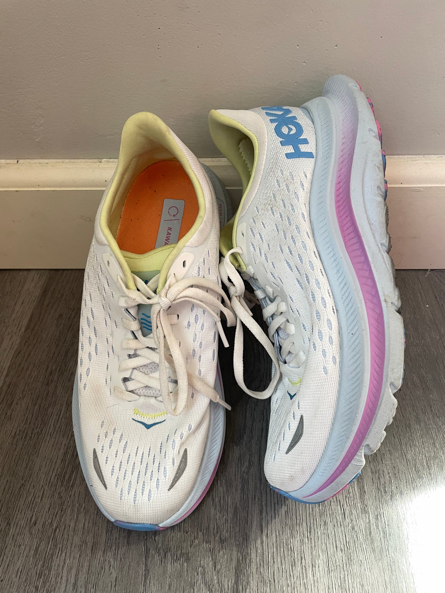 6 White/Ice Blue Kawana Hoka Sneaker