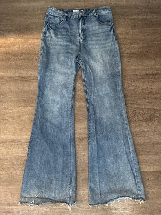15/32 Risen Fray Hem Flare Jeans