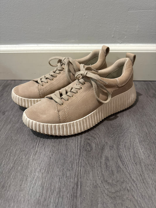 8 Dolce Vita Tan Devote Sneaker