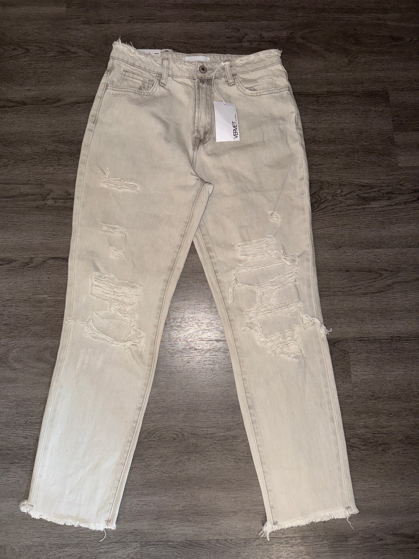 27 NWT Vervet Distressed Mom Jeans