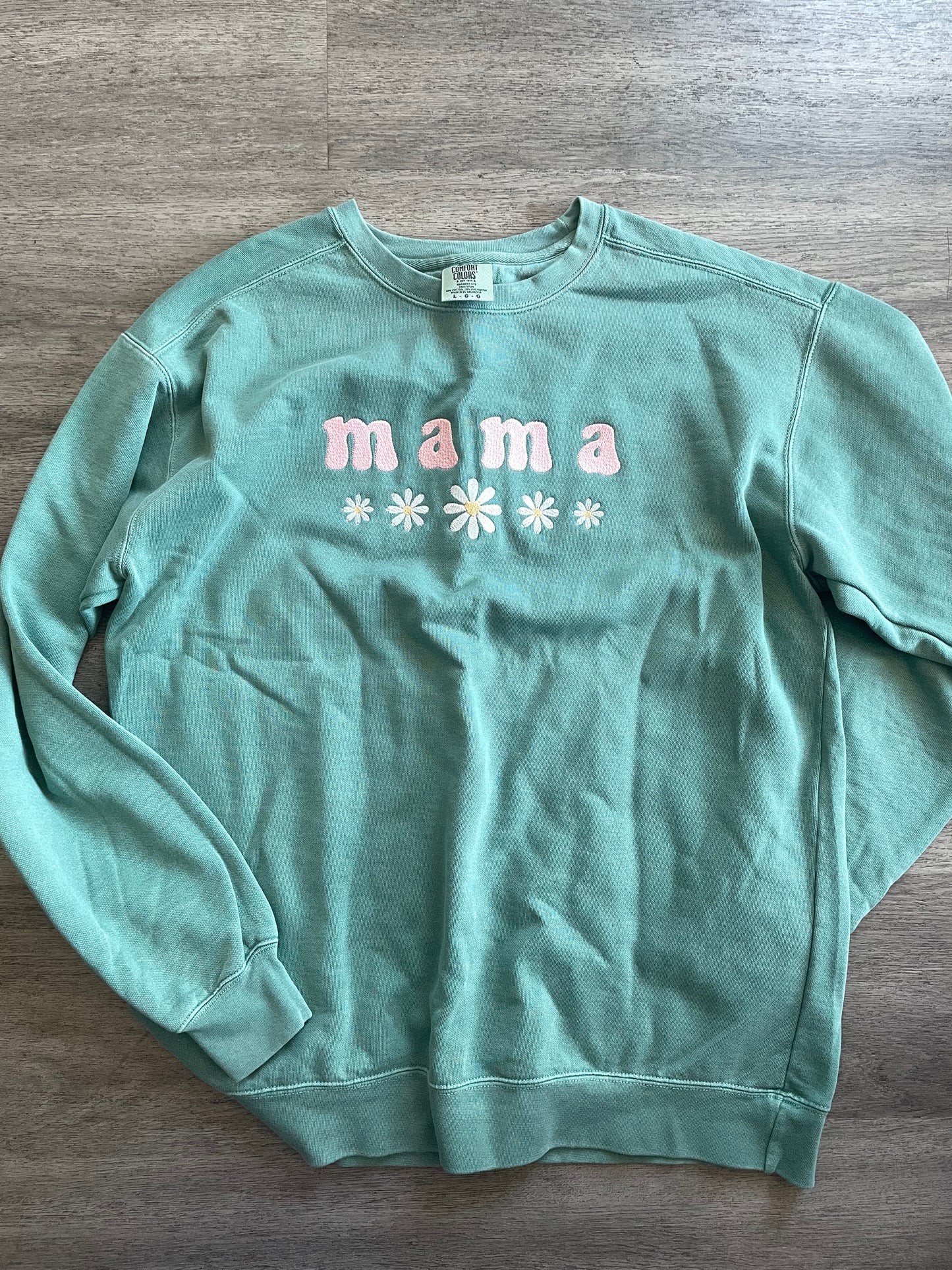 L “Mama” Graphic Crewneck Sweatshirt – Comfort Colors Style