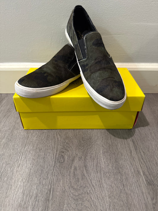 10 Kenneth Cole Reaction Camo Print Sneaker