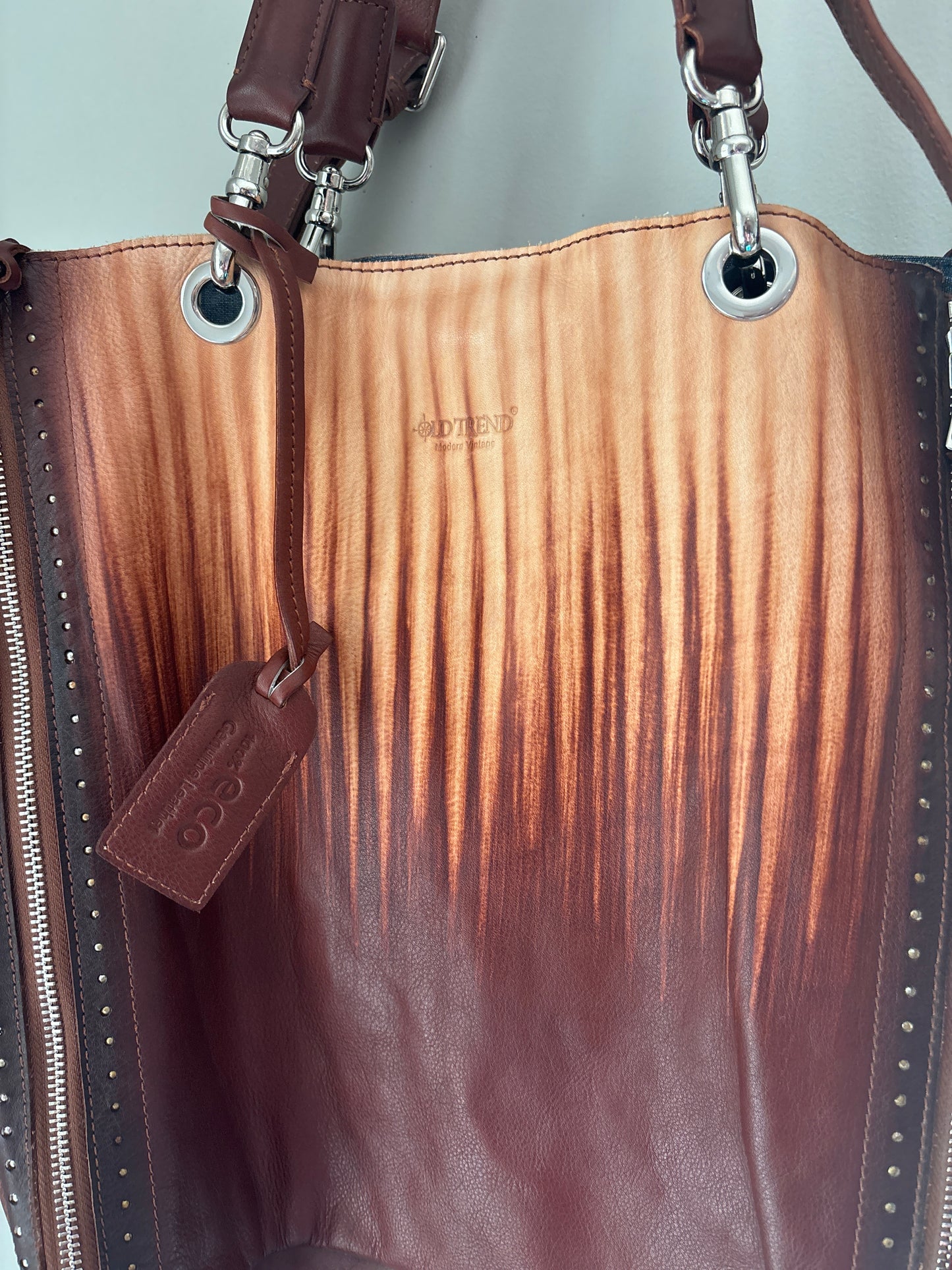 Old Trend Barracuda Tote Wallet Dustbag