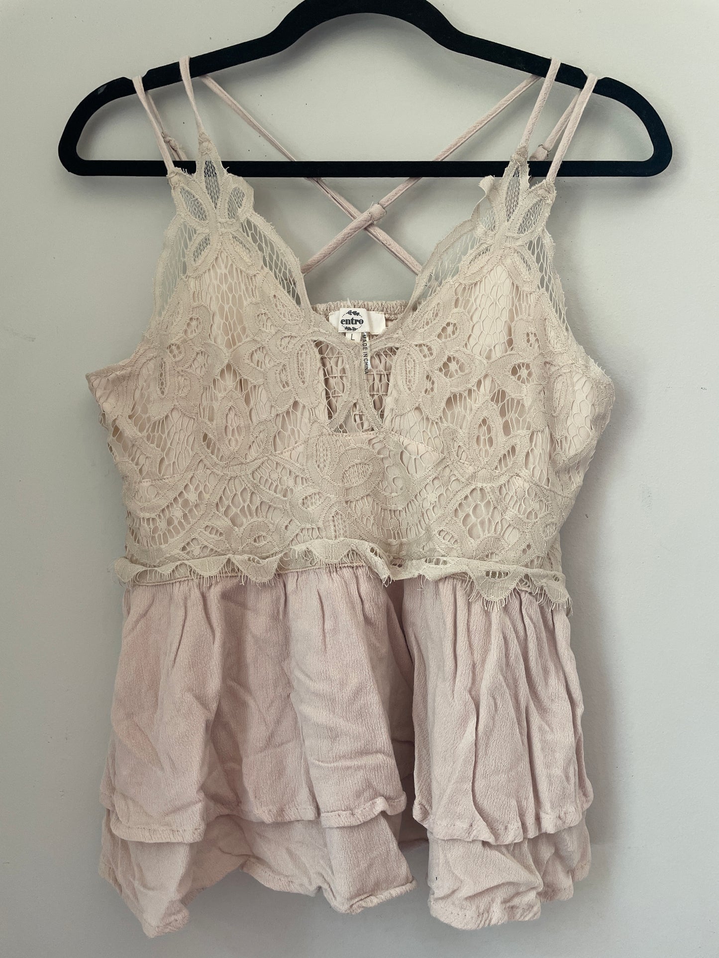 L entro Cream Lace Tank