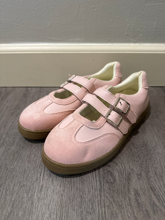 37(6.5-7) Pink Buckle Shoes
