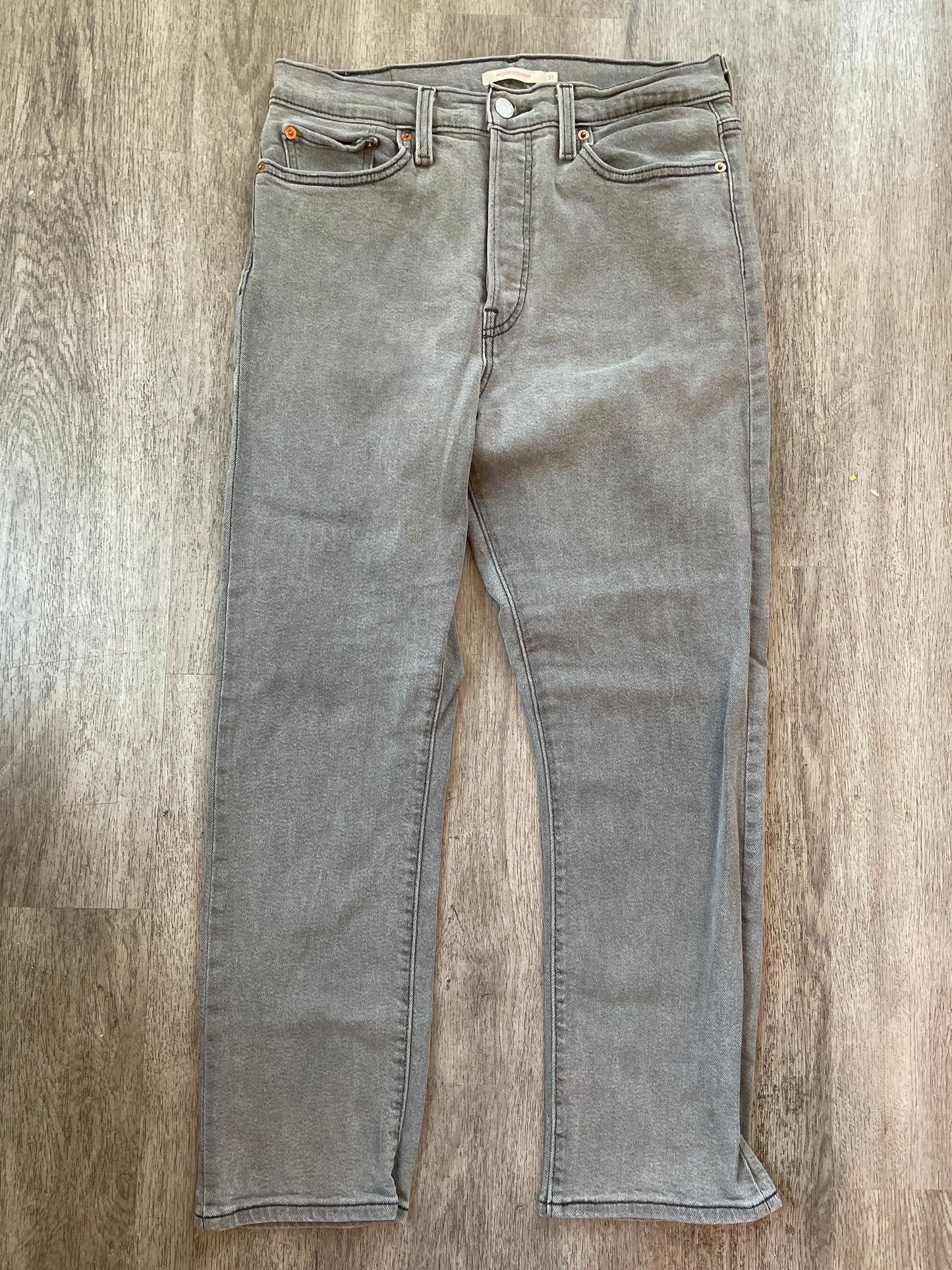 31 Levi’s Gray Wedgie Straight Jean