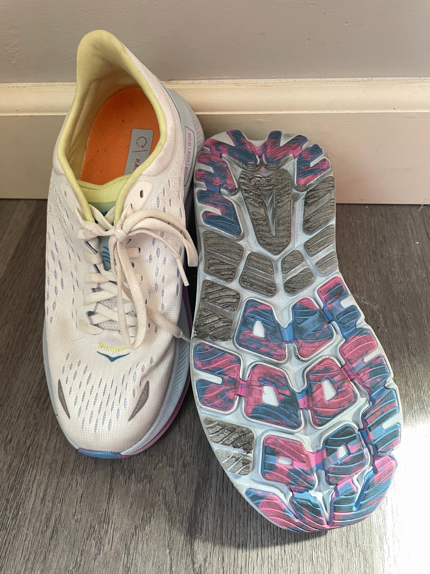 6 White/Ice Blue Kawana Hoka Sneaker