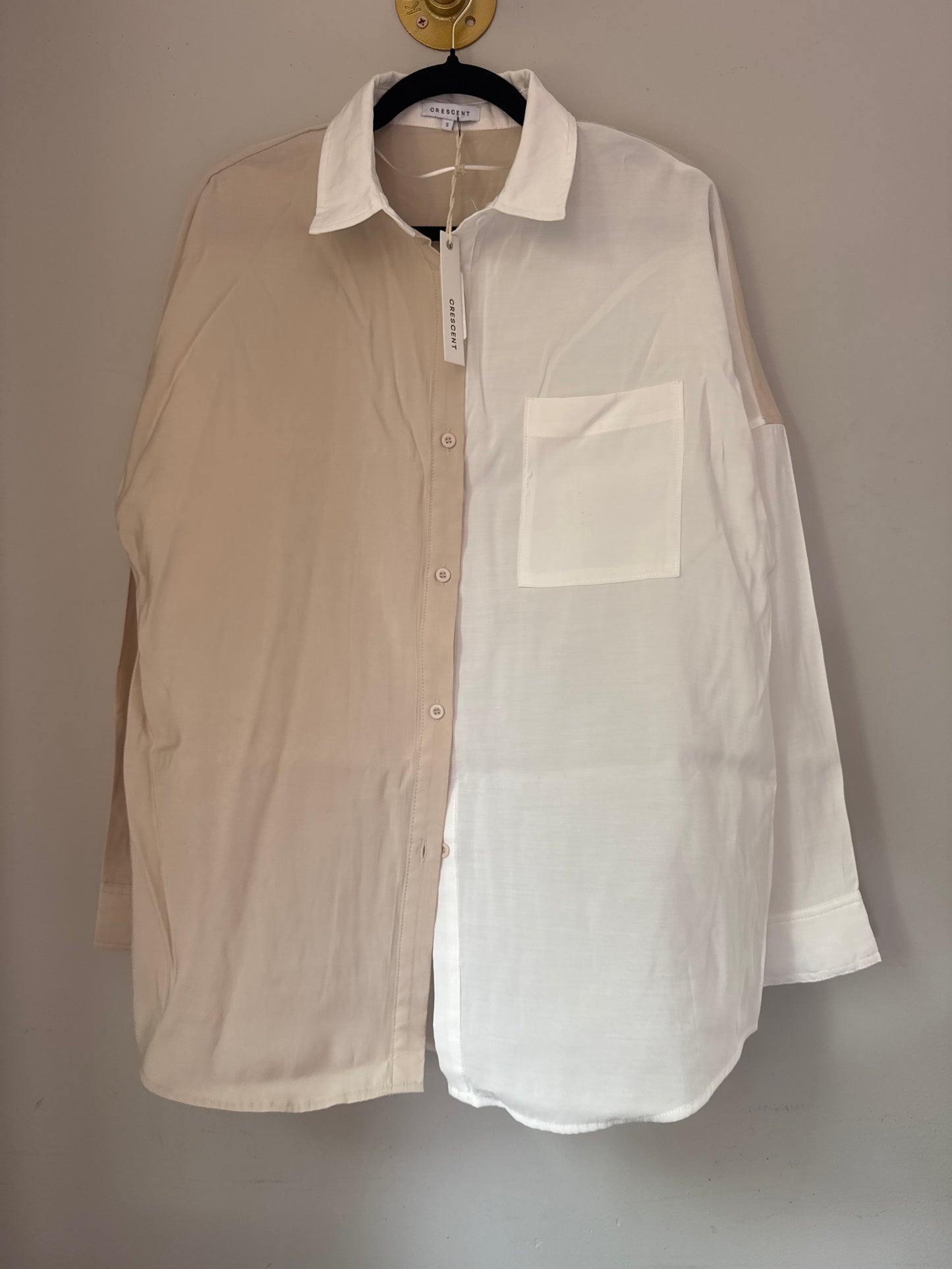 S NWT Crescent Two-Toned Beige/White Blouse