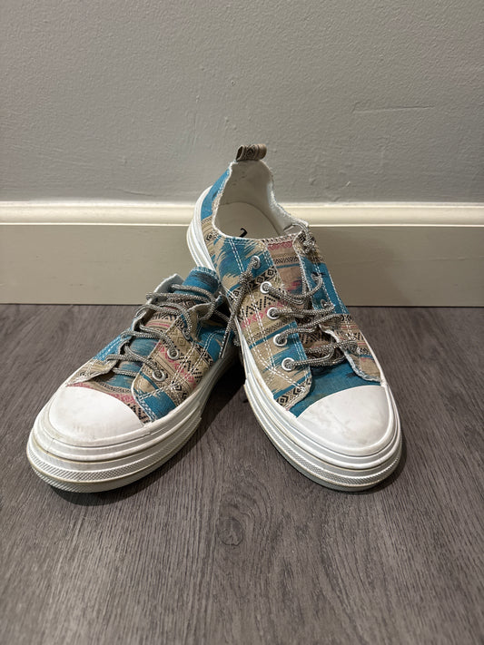 10 Very G Turquoise Aztec Sneaker