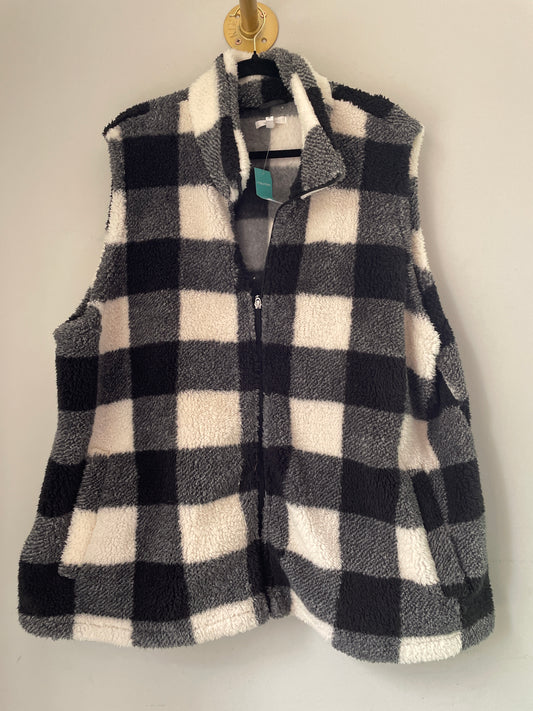 3x NWT Maurice’s Buffalo Plaid Sherpa Vest