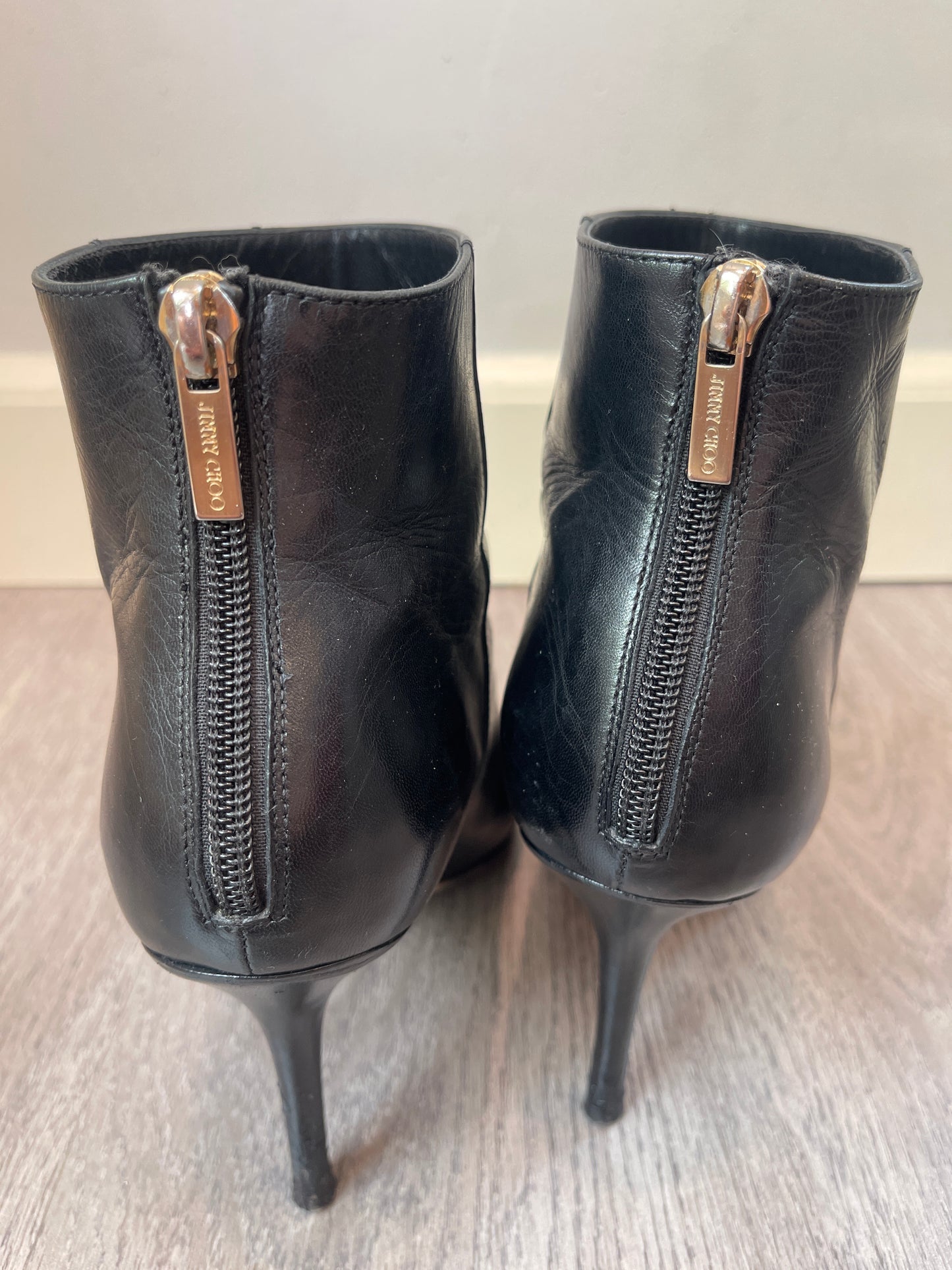 39 (8) Jimmy Choo Black Leather Heeled Boot