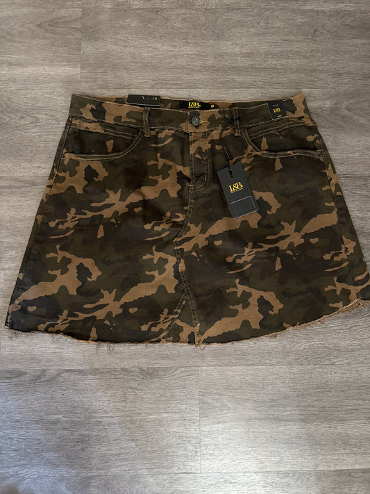 18 NWT Lucky & Blessed Camo Skirt