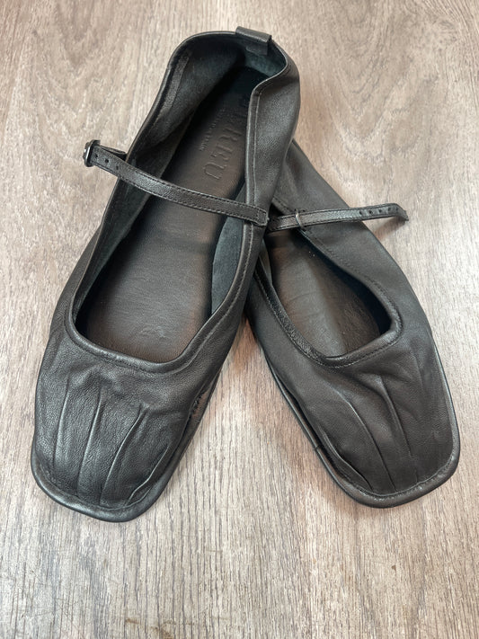 38 (7.5/8) HEREU Black Ballerina Shoe