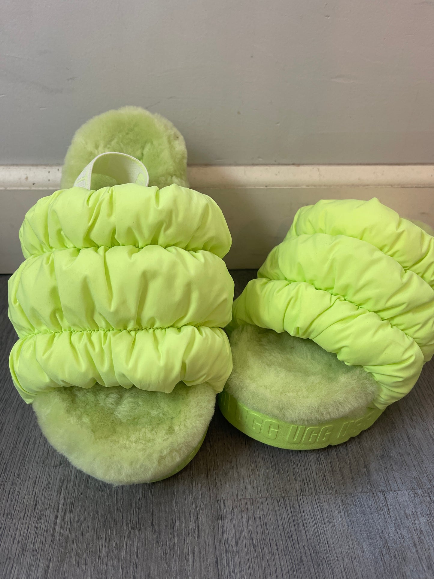 8 UGG Scrunchita Green Slipper