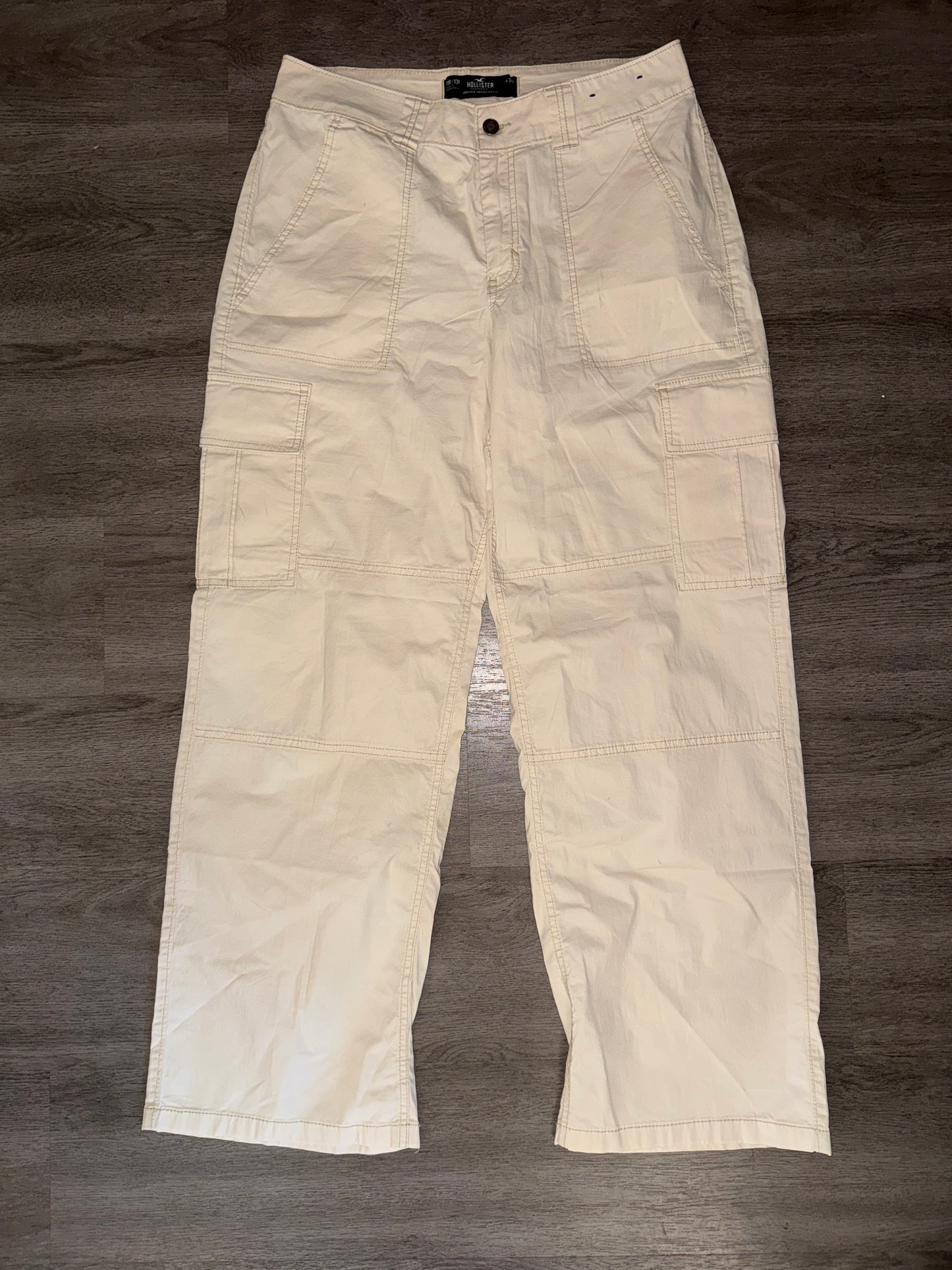 11 Hollister Tan Wide Leg Cargo Pants
