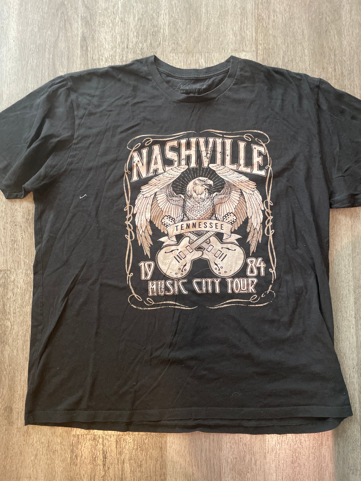 XL Nashville Tennessee Graphic Tee – Music City Tour Vintage Style