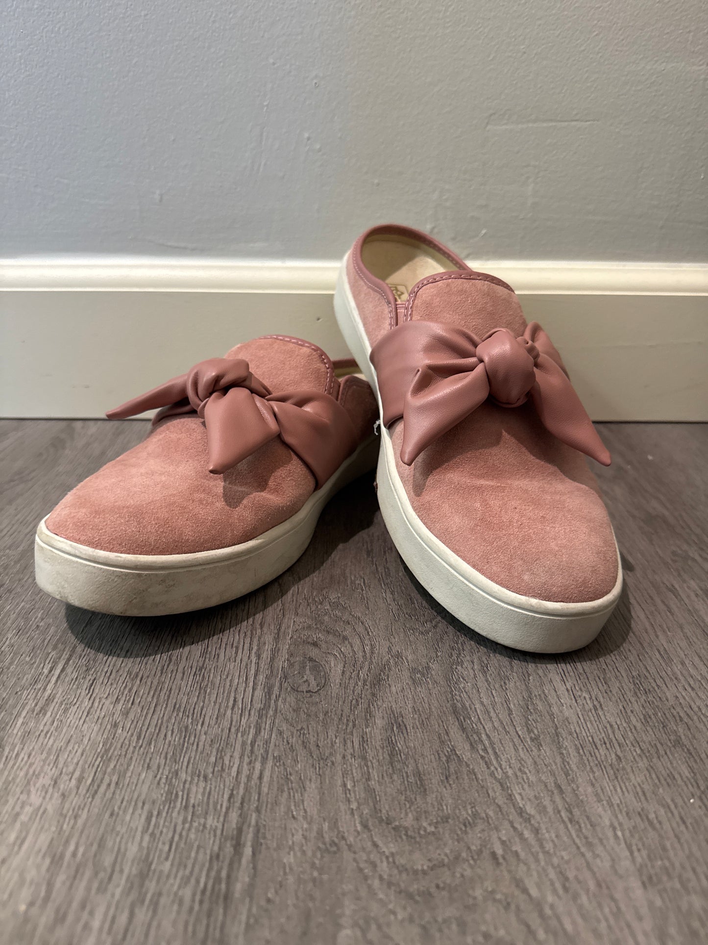 11 Spenco Suede Mule in Blush