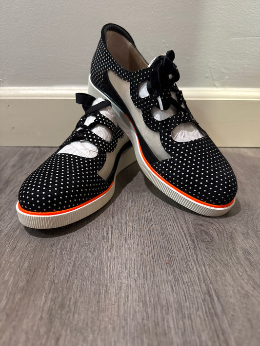 42 (11) Beautifeel Black/White Dot Mesh Sneaker