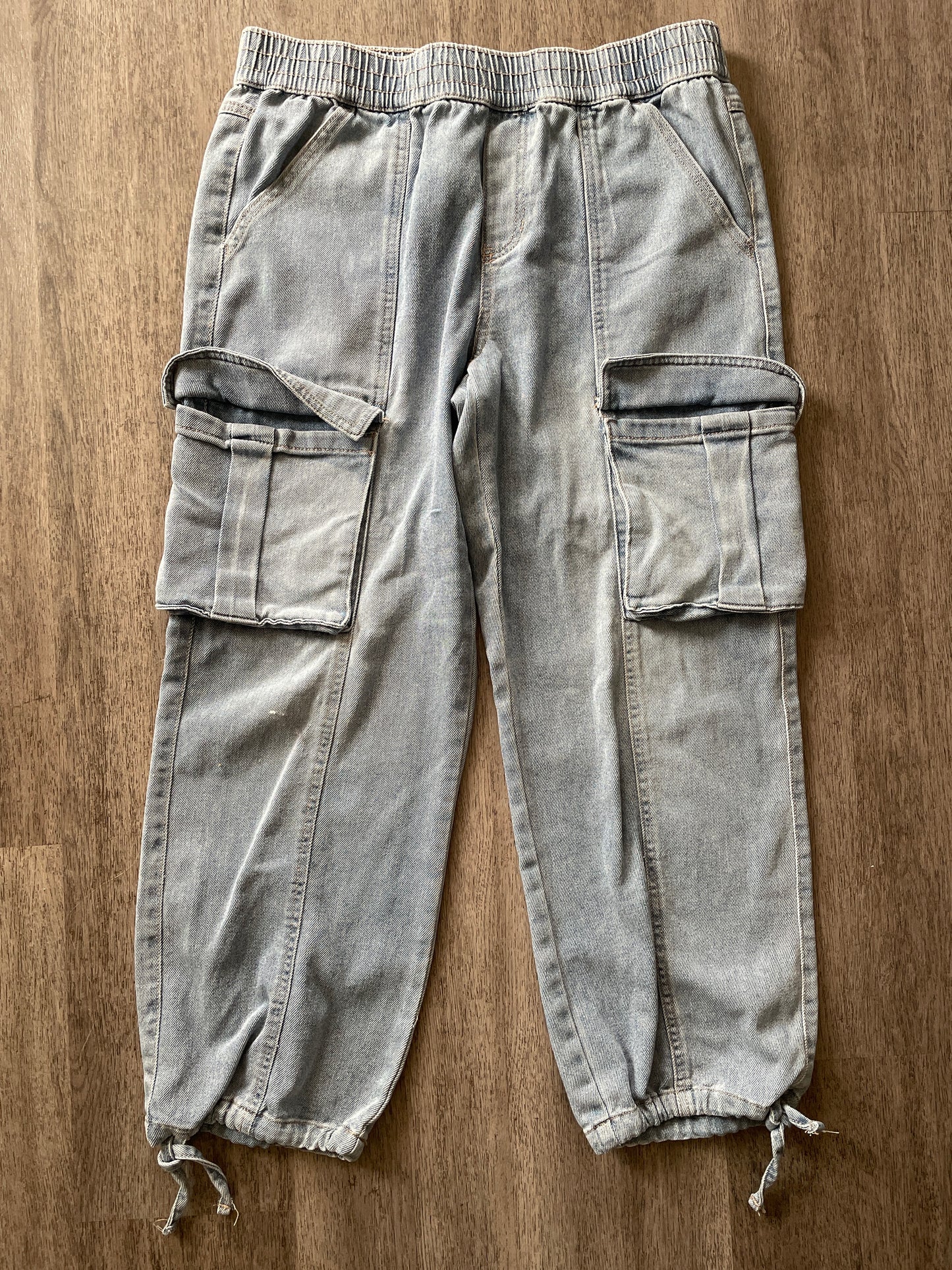 L Vanilla Star Denim Cargo Jogger