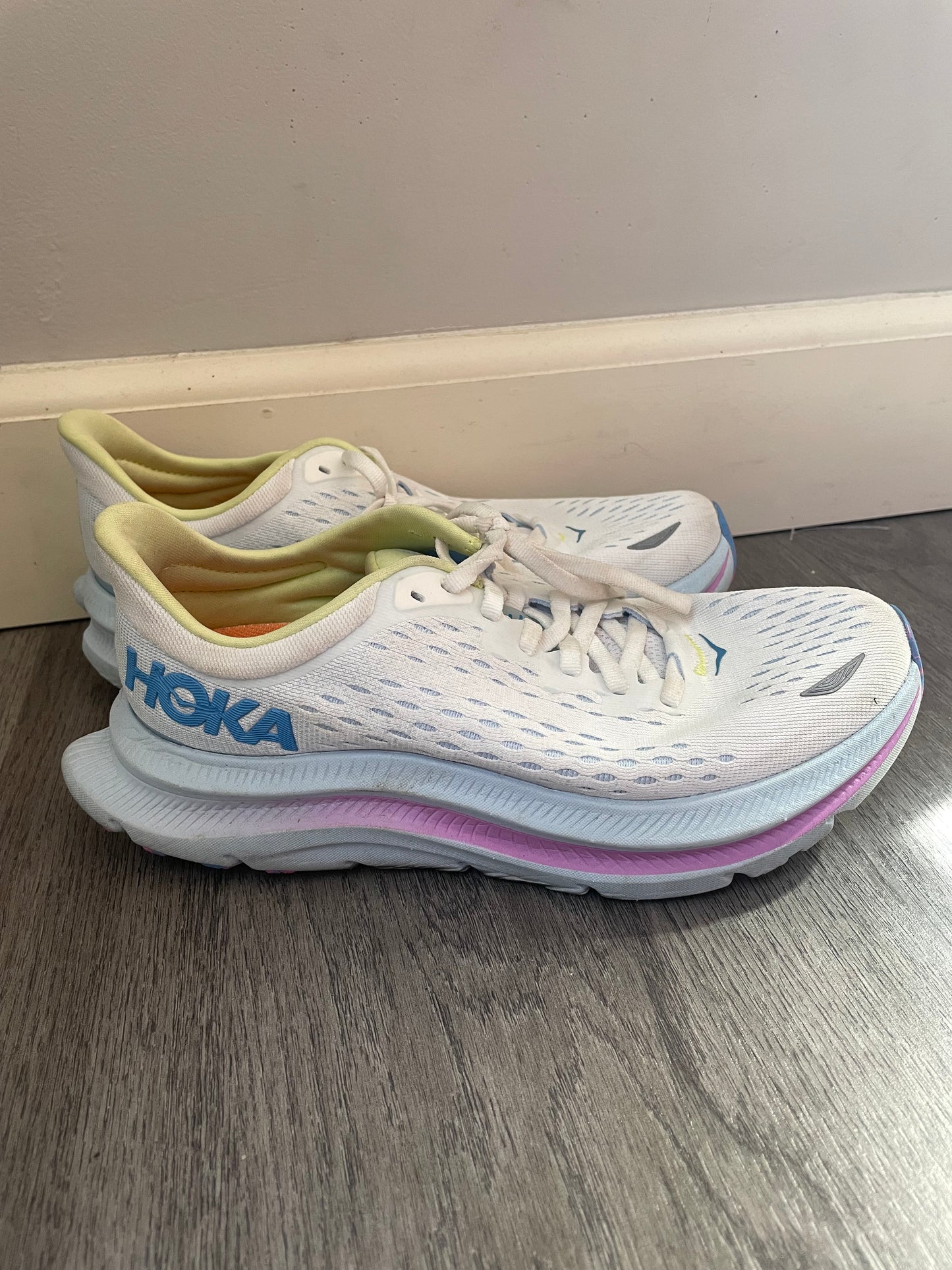 6 White/Ice Blue Kawana Hoka Sneaker