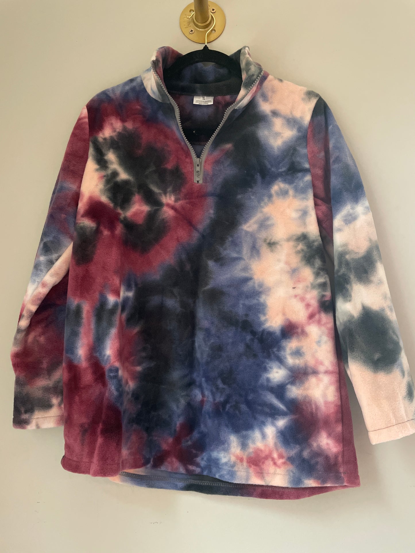 S NEW Tie Dye Fleece Pullover