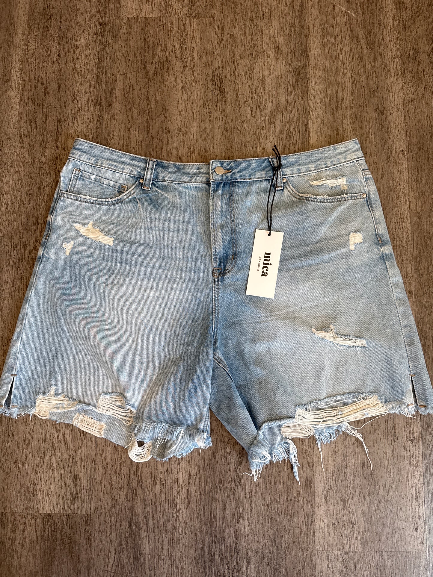 3X NWT Mica Light Wash Distressed Denim Shorts