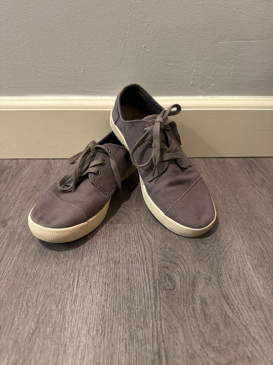 6 TOMS Paseo Canvas Sneakers